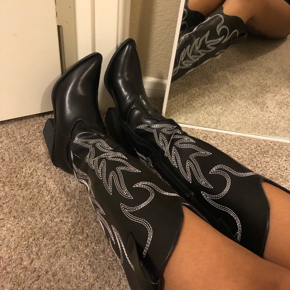 Brand new cowgirl boots, super cute in size 6 - Picture 1 of 3